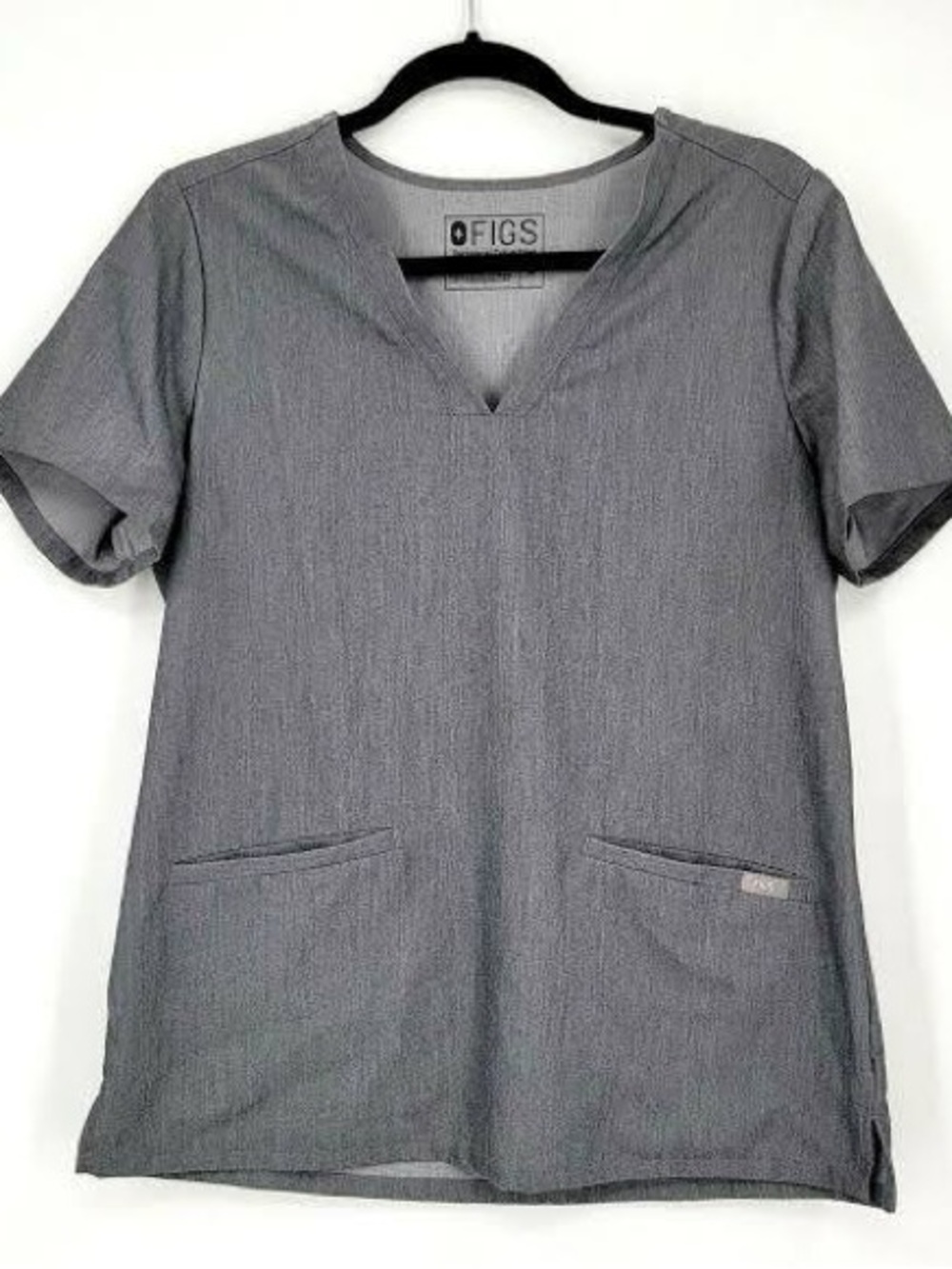 FIGS Technical Collection Casma Three-Pocket Scrub Top color Graphite Gray XS